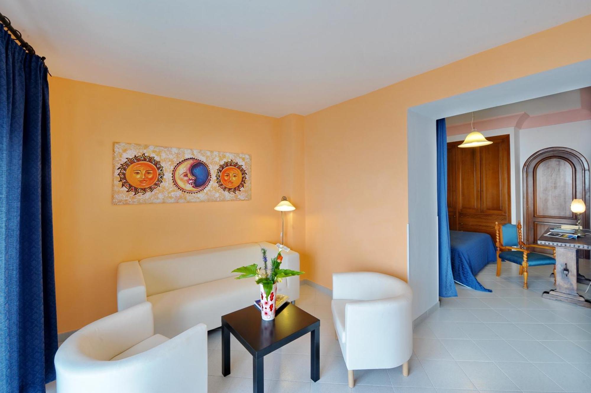 Maresca Hotel 3*