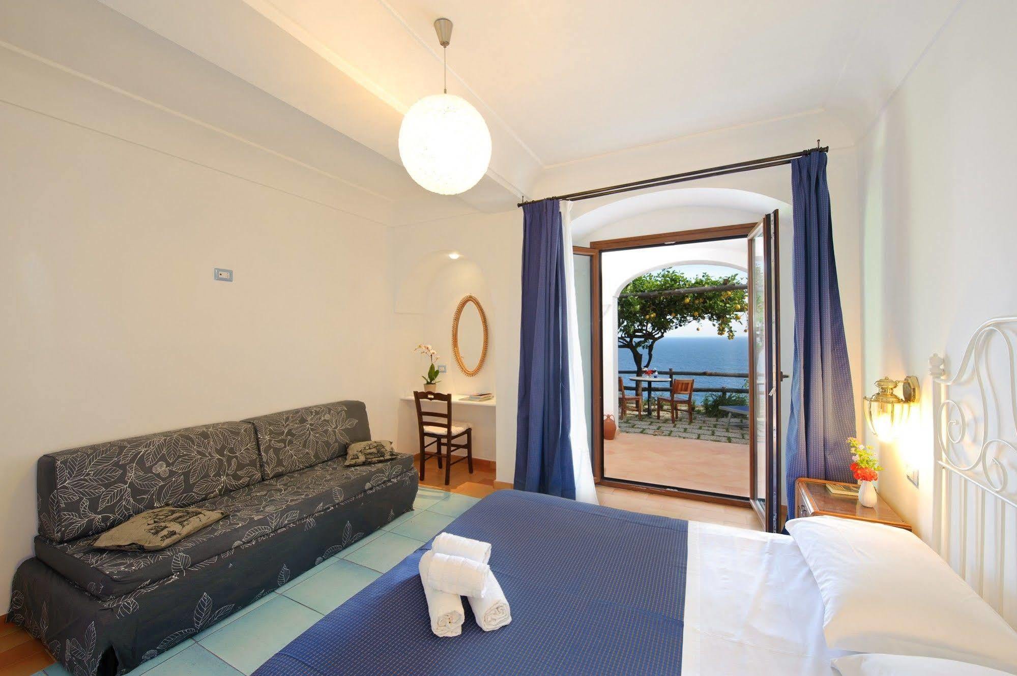 Maresca Hotel